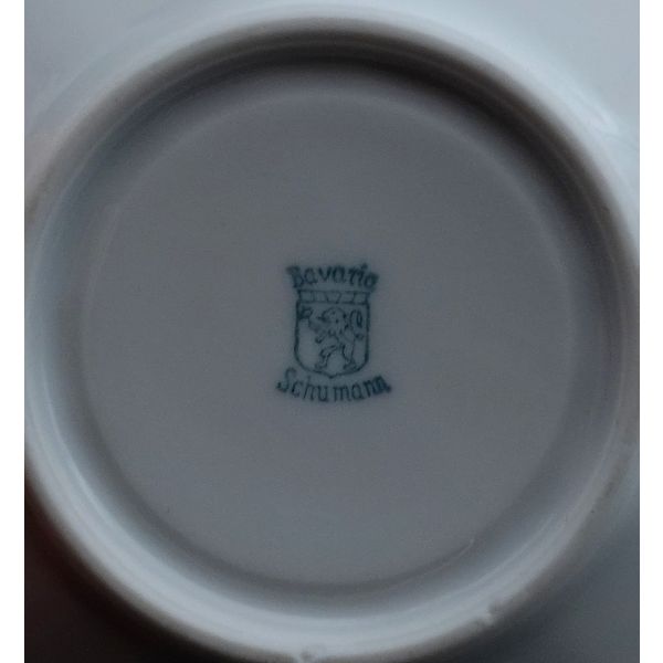 Bavaria Schumann damgalı porselen fincan, fincan çapı 7 cm yüksekliği 5 cm, tabak çapı 11 cm...