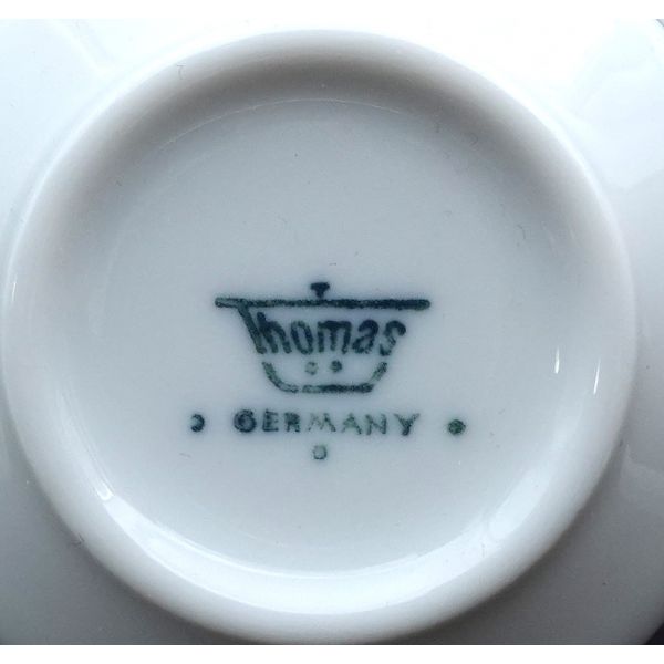 Thomas Germany damgalı porselen fincan, fincan çapı 5 cm, yüksekliği 7 cm, tabak çapı 12 cm...