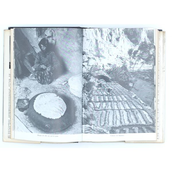 UN VILLAGE ANATOLIEN, Mahmout Makal, 1963, Librairie Plon, Paris, 294 sayfa, 14x21 cm...
