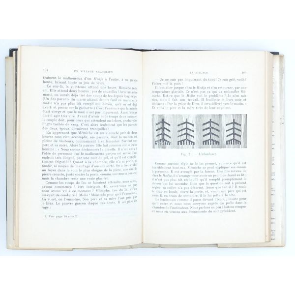 UN VILLAGE ANATOLIEN, Mahmout Makal, 1963, Librairie Plon, Paris, 294 sayfa, 14x21 cm...