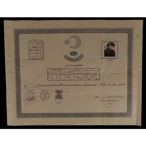 Samsun Necm-i Terakki Mektebi tarafından Fatma Hanım´a verilen 12 Teşrinisani 1928 tarihli diploma, 45x35 cm...