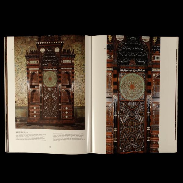 SAİT HALİM PAŞA YALISI, (Metin Yazarı: Feridun Akozan), Türkiye Kalkınma Bankası A.Ş., 160 sayfa, 25x33 cm...