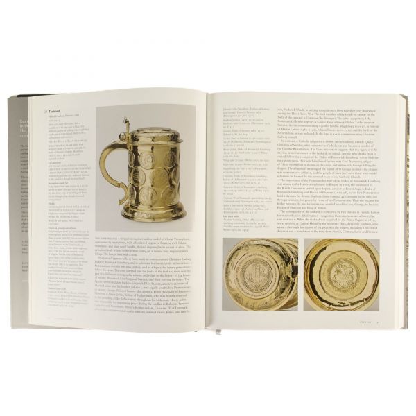 EUROPEAN SILVER IN THE COLLECTION OF HER MAJESTY THE QUEEN, Kathryn Jones, 2017, Royal Collection Trust, 498 sayfa, 26x31 cm...