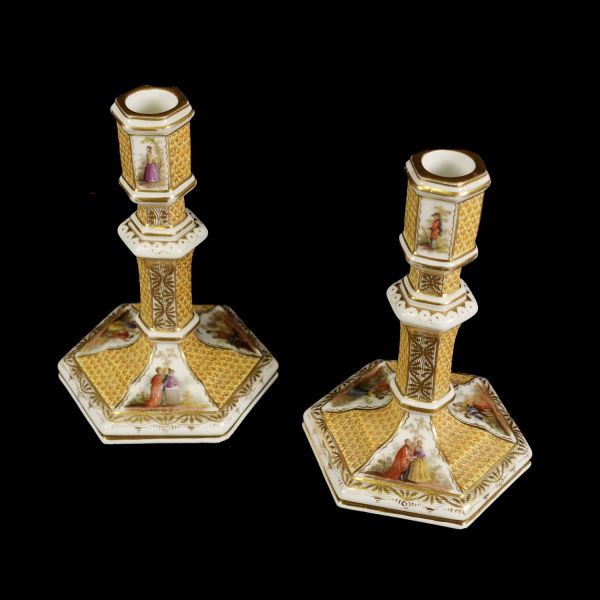 KPM Damgalı 2 adet porselen şamdan, 14x9 cm...