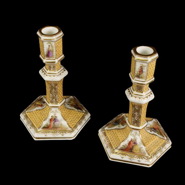 KPM Damgalı 2 adet porselen şamdan, 14x9 cm...