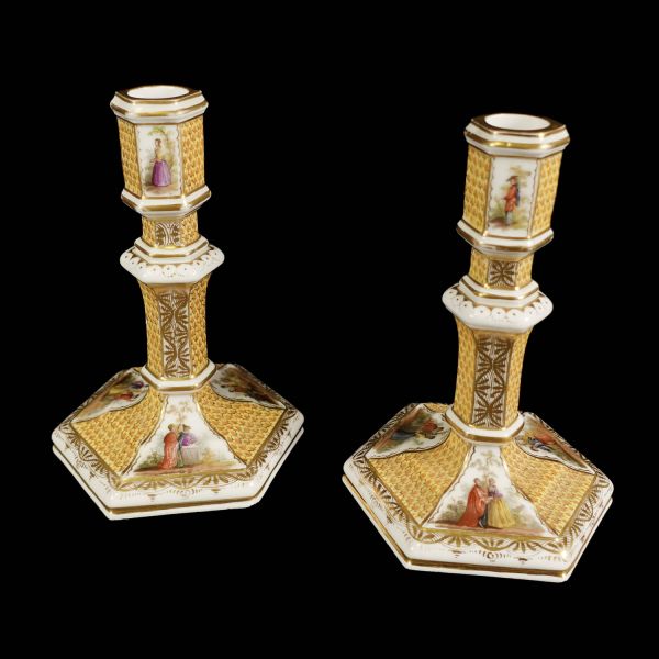 KPM Damgalı 2 adet porselen şamdan, 14x9 cm...