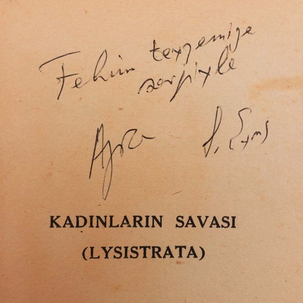 KADINLARIN SAVAŞI (LYSISTRATA), (çevirenler: Azra Erhat - Sabahattin Eyuboğlu), 1966, Remzi Kitabevi, 110 sayfa, 11x17 cm...