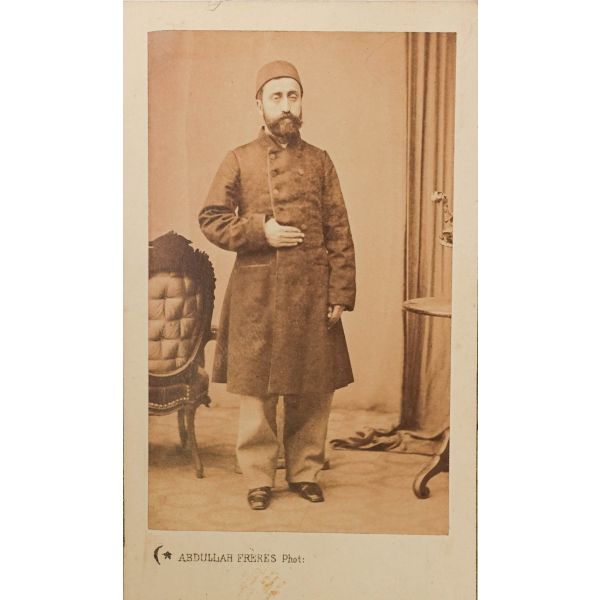 Bir devlet memurunun CDV (kartvizit) boy portre fotoğrafı, Abdullah Freres - Pera, Constantinople, 6,5x11 cm...
