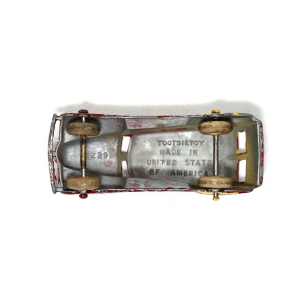 Tootsietoy, eski dönem, oyuncak, metal, Amerikan arabası, 7x3x2 cm